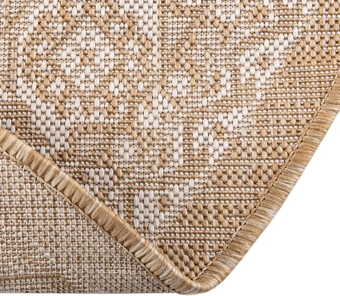 Rugs.com Outdoor Aztec Collection Rug – 8 Ft Round Natural Flatweave Rug Perfect for Kitchens, Dining Rooms