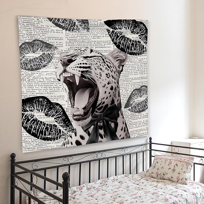 WNAGT Retro Trendy Leopard Tapestry Wall Hanging, Cheetah Leopard Room Decor, Vintage Funky Cheetah Print Lips Wall Blanket Decor for Girls Bedroom Dorm Apartment Home, 50x60 Inch(Black)