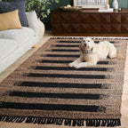 SAFAVIEH Area Rug 5x8 - Natural Fiber Collection - Natural & Black, Handmade Jute, Ideal for Living Room, Bedroom, Dining Space (NF124Z)