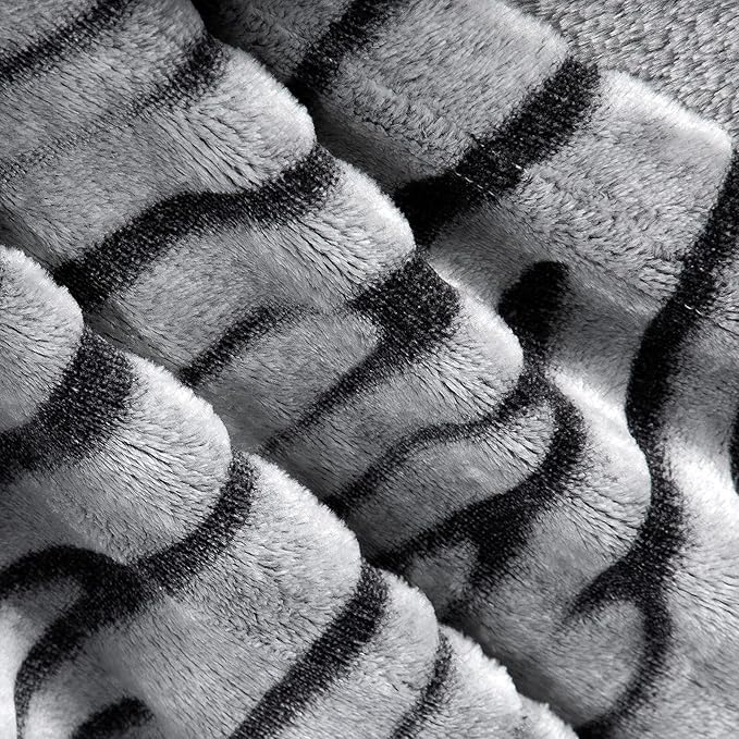 MACEVIA Sherpa Fleece Throw Blanket for Couch 3D Zebra Blanket Fuzzy Thick Warm Reversible Cozy Comfy Super Soft Blanket for Bed Sofa 490GSM - Black Zebra,50x60In