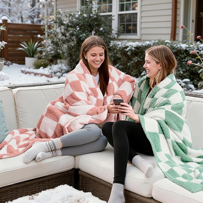 Joiedomi Throw Blanket for Couch, Pink White Checkered Knitted Blankets Gifts for Women Mom Girls, Cozy Cute Soft Throw Home Room Decor Aesthetic Women Mothers Birthday Gifts 50x60 Inches