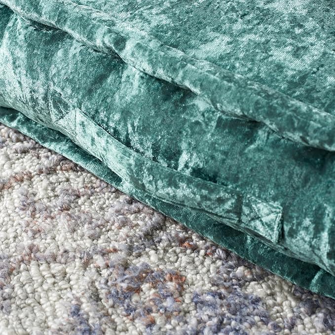 SAFAVIEH Home Collection Belia Green 18-inch Square Tufted Floor Pillow with Insert