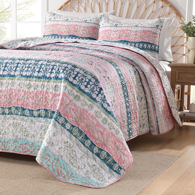 Boho Style King Quilt Set Pink Bohemian Floral Strip Quilt Beddding Set, Soft and Lightweight Bedspread for All Season, Oversize King Bed Coverlet with 2 Matching Pillow Shams (3 Pieces)