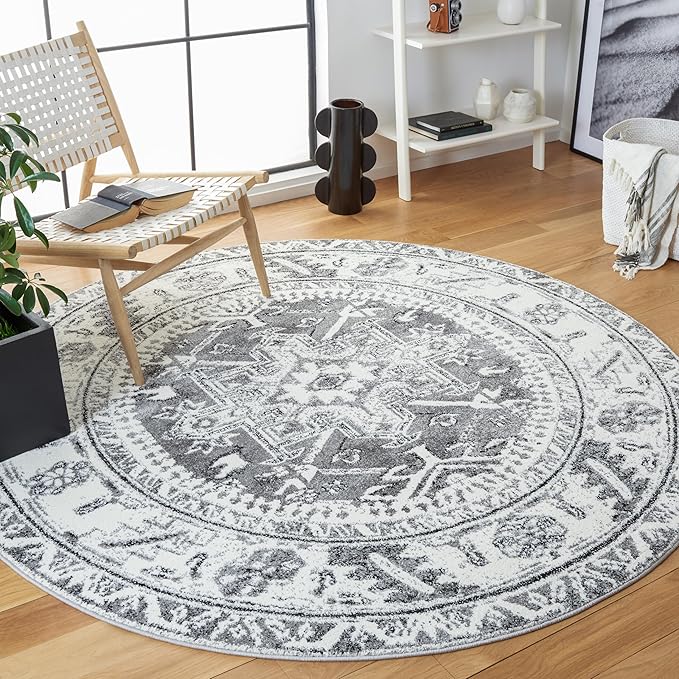 SAFAVIEH Vintage Hamadan Collection Area Rug - 6'7" Round, Grey & Ivory, Traditional Persian Design, Non-Shedding & Easy to Clean, Ideal for Living Room, Bedroom, Dining Space (VTH211G)