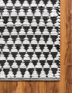 Unique Loom Chindi Jute Collection Area Rug (2' 2" x 6' 1" Runner, White Black)