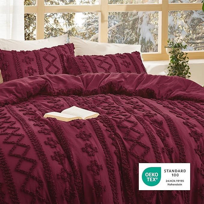 Bedsure Tufted Boho Comforter Set Queen Size - Burgundy Boho Bed Set, GentleSoft™ 3 Pieces Farmhouse Shabby Chic Embroidery Bedding, Gifts for Woman, Soft Jacquard Queen Comforter for All Seasons