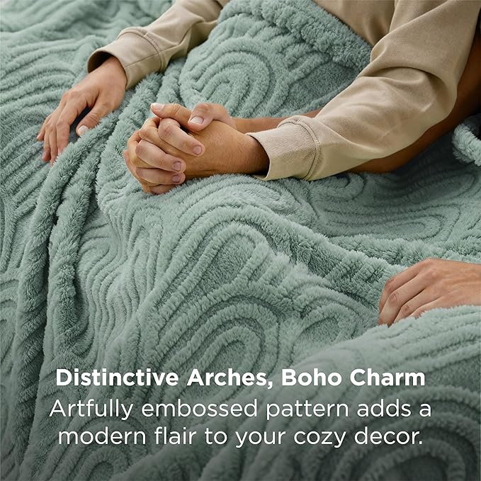 Bedsure GentleSoft Fleece King Size Blanket for Bed - Super Soft & Cozy, Fluffy Blankets for Women & Girls, Ideal for Sofa & Couch, Sage Green, 108x90 Inches