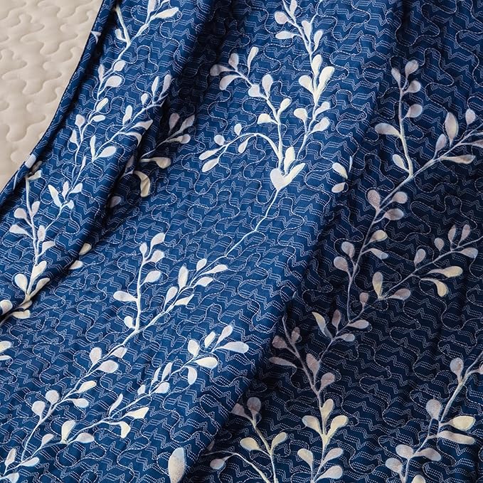 Exclusivo Mezcla 50"x 60" Quilted Throw Blanket- Microfiber Quilt Throw with Floral Pattern, Reversible Navy Versatile Lap Quilt for All Seasons, Lightweight Throws for Bed/Couch/Sofa