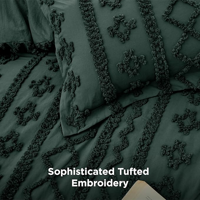 Bedsure Tufted Boho Comforter Set Queen Size - Dark Green Boho Bed Set, GentleSoft™ 3 Pieces Farmhouse Shabby Chic Embroidery Bedding, Gifts for Woman, Soft Jacquard Queen Comforter for All Seasons