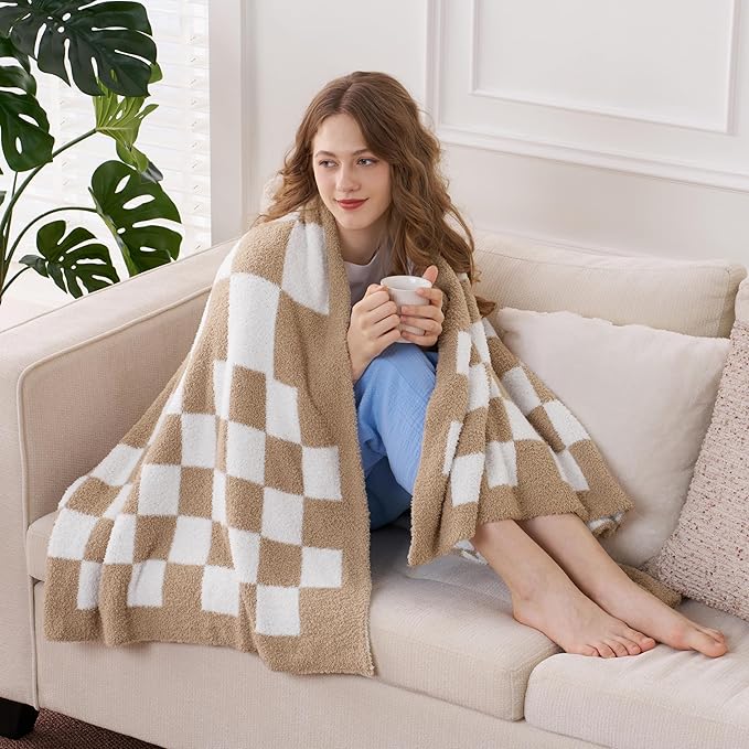 Joiedomi Throw Blanket for Couch Bed, Checkered Knitted Blankets Gifts for Women Mom Girls, Cozy Cute Soft Throw Home Room Decor Aesthetic for Women Mothers Birthday Gifts 50x60 Inches