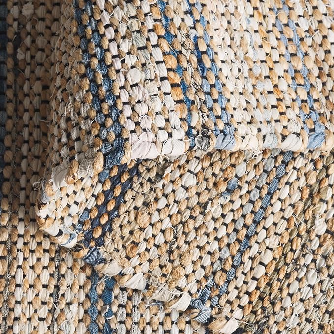 SAFAVIEH Cape Cod Collection Accent Rug - 4' x 6', Blue & Beige, Handmade Denim & Jute, Ideal for The Living Room, Dining, Bedroom (CAP153M)