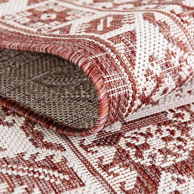 Rugs.com Outdoor Aztec Collection Rug – 4 Ft Round Rust Red Flatweave Rug Perfect for Kitchens, Dining Rooms