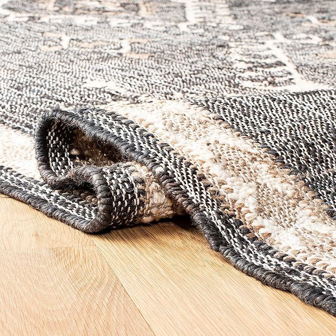 SAFAVIEH Kilim Collection Accent Rug - 2' x 3', Black & Ivory, Handmade Flat Weave Jute, Ideal for High Traffic Areas in Entryway, Living Room, Bedroom (KLM762Z)