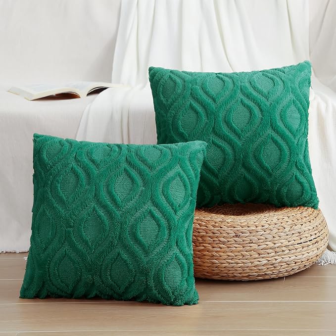 decorUhome Cozy Textured Throw Pillow Covers 20x20 Inch Set of 2, Soft Plush Faux Wool Green Accent Couch Pillow Covers for Modern Farmhouse Sofa Bed Living Room