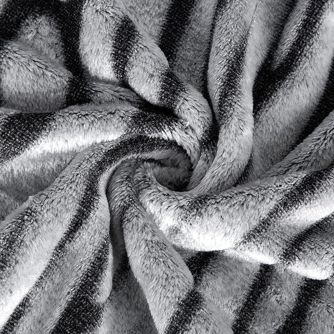 MACEVIA Sherpa Fleece Throw Blanket for Couch 3D Zebra Blanket Fuzzy Thick Warm Reversible Cozy Comfy Super Soft Blanket for Bed Sofa 490GSM - Black Zebra,50x60In