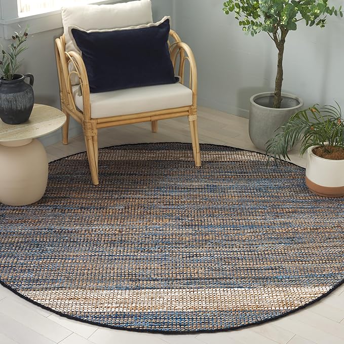 SAFAVIEH Cape Cod Collection Area Rug - 6' Round, Light Blue, Handmade Denim & Jute, Ideal for Living Room, Bedroom, Home Office, Dining Space (CAP153L-6R)