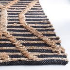 SAFAVIEH Natural Fiber Collection Area Rug - 6' Square, Black & Natural, Flat Weave Farmhouse Geometric Jute Design, Ideal for High Traffic Areas in Living Room, Bedroom (NF378Z)