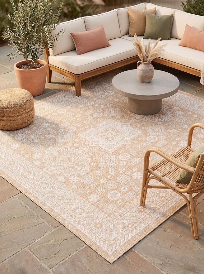 Rugs.com Outdoor Aztec Collection Rug – 8 Ft Square Natural Flatweave Rug Perfect for Living Rooms, Kitchens, Entryways