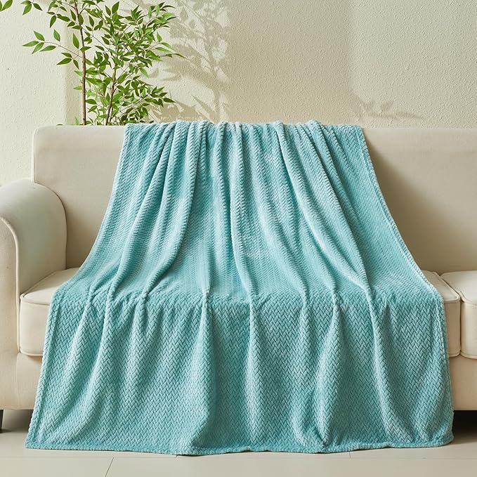 NEWCOSPLAY Super Soft Throw Blanket Mint Green Premium Silky Flannel Fleece Leaves Pattern Lightweight Bed Blanket All Season Use (Mint Green, Throw(40"x50"))