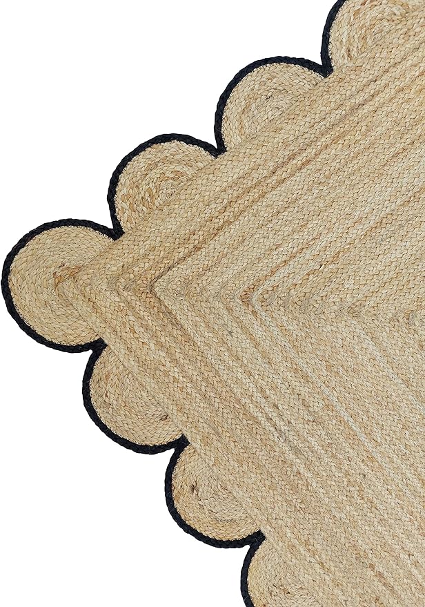 Scalloped Natural Jute Area Rug, Black Trim, 2'x3'
