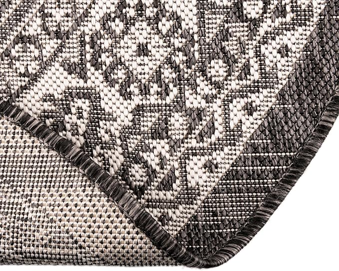 Rugs.com Outdoor Aztec Collection Rug – 8 Ft Round Charcoal Gray Flatweave Rug Perfect for Kitchens, Dining Rooms
