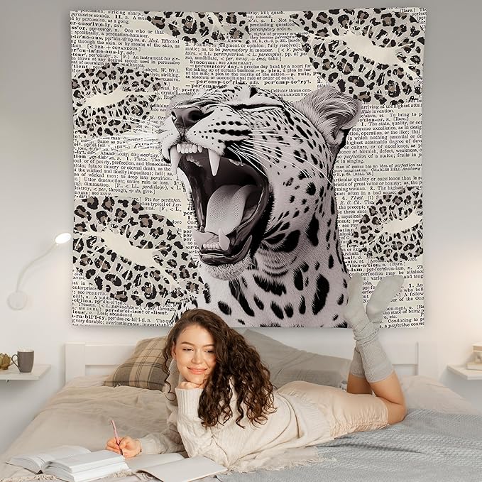 WNAGT Retro Trendy Leopard Tapestry Wall Hanging, Cheetah Leopard Room Decor, Vintage Funky Cheetah Print Lips Wall Blanket Decor for Girls Bedroom Dorm Apartment Home, 50x60 Inch