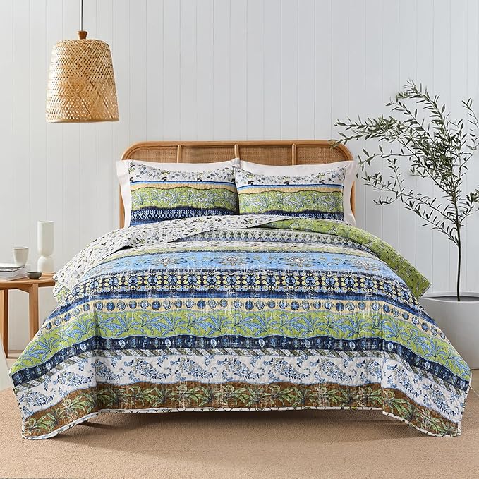 HORIMOTE HOME Boho Style Queen Quilt Set Green Bohemian Floral Strip Quilt Beddding Set, Soft and Lightweight Bedspread for All Season, Full Size Bed Coverlet with 2 Matching Pillow Shams (3 Pieces)