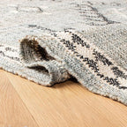 SAFAVIEH Kilim Collection Area Rug - 7' Square, Blue & Black, Flat Weave Jute Design, Ideal for High Traffic Areas in Living Room, Bedroom (KLM762M)