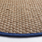 SAFAVIEH Area Rug 6' Round - Natural Fiber Collection - Natural & Blue, Seagrass, Basketweave Pattern with Border (NF114E)