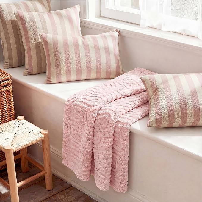 Bedsure GentleSoft Pink Throw Blankets for Women - Super Soft Cozy Christmas Blankets for Girls, Fluffy Fleece Throw for Couch, Pink Christmas Decor Aesthetic Gifts for Women, 50x60 Inches