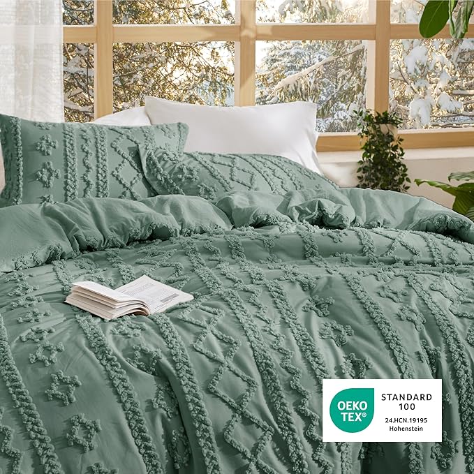 Bedsure Tufted Boho Comforter Set King Size - Green Boho Bed Set, GentleSoft™ 3 Pieces Farmhouse Shabby Chic Embroidery Bedding, Gifts for Woman, Soft Jacquard King Comforter for All Seasons