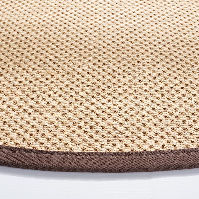 SAFAVIEH Area Rug 4' Round - Natural Fiber Collection - Maize & Brown, Sisal, Woven Design with Border (NF141C)