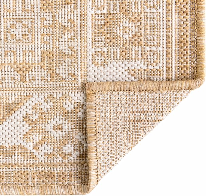 Rugs.com Outdoor Aztec Collection Rug – 4' x 6' Natural Flatweave Rug Perfect for Living Rooms, Large Dining Rooms, Open Floorplans