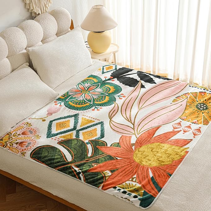 Boho Floral Flannel Fleece King Size Blanket – Soft, Warm & Lightweight Fuzzy Blanket for Couch, Bed, or Sofa Decor, Cute Botanical Design Throw for Women & Girls, 108''x90''