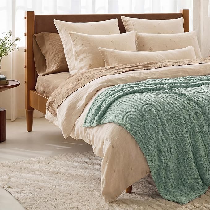 Bedsure GentleSoft Sage Green Throw Blankets for Couch - Super Soft Cozy Spring Blankets for Women, Cute Fluffy Fleece Throw for Girls, Ideal for Room Home Spring Decor, 50x60 Inches