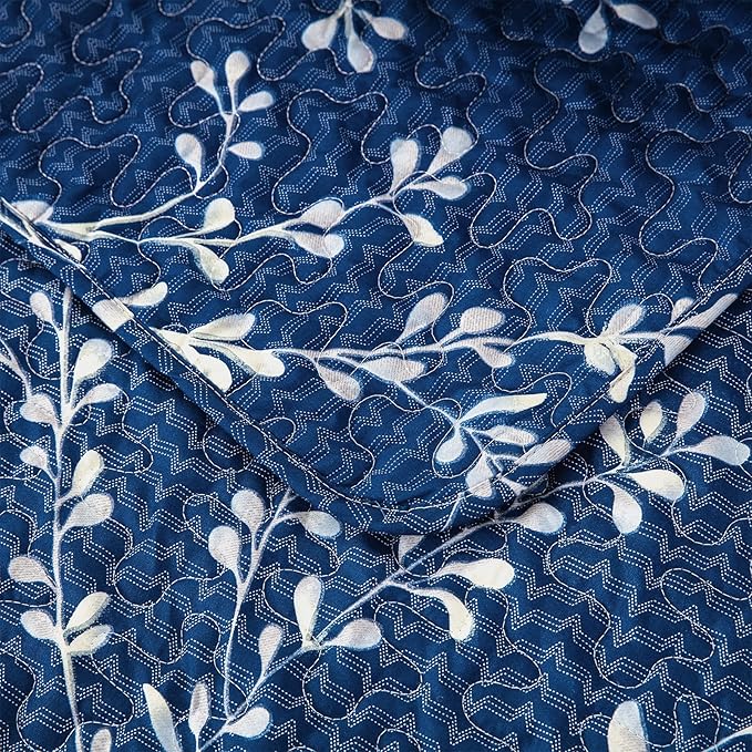 Exclusivo Mezcla 50"x 60" Quilted Throw Blanket- Microfiber Quilt Throw with Floral Pattern, Reversible Navy Versatile Lap Quilt for All Seasons, Lightweight Throws for Bed/Couch/Sofa