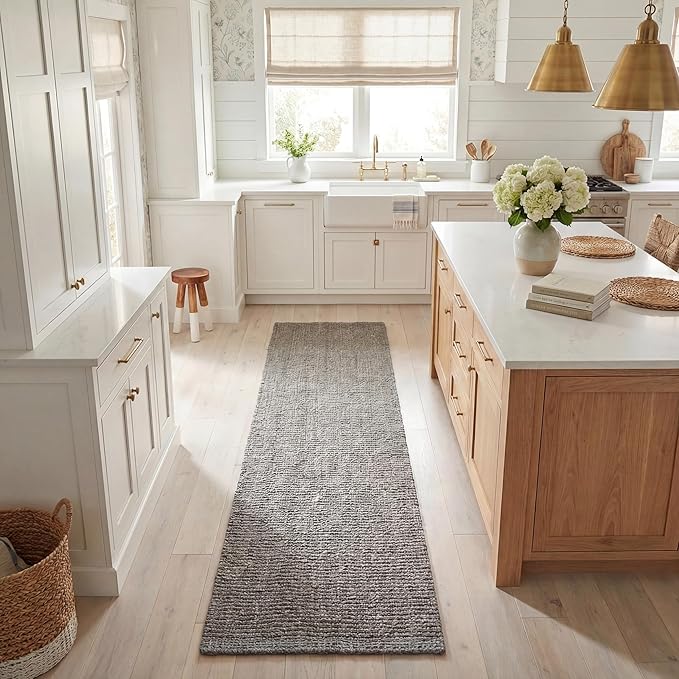 SAFAVIEH Natural Fiber Collection Runner Rug - 2'6" x 8', Light Grey, Handmade Jute, Farmhouse Style, Chunky Textured Thick Pile (NF447G)