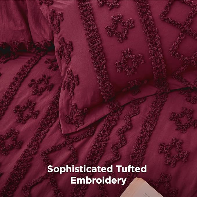 Bedsure Tufted Boho Comforter Set Queen Size - Burgundy Boho Bed Set, GentleSoft™ 3 Pieces Farmhouse Shabby Chic Embroidery Bedding, Gifts for Woman, Soft Jacquard Queen Comforter for All Seasons