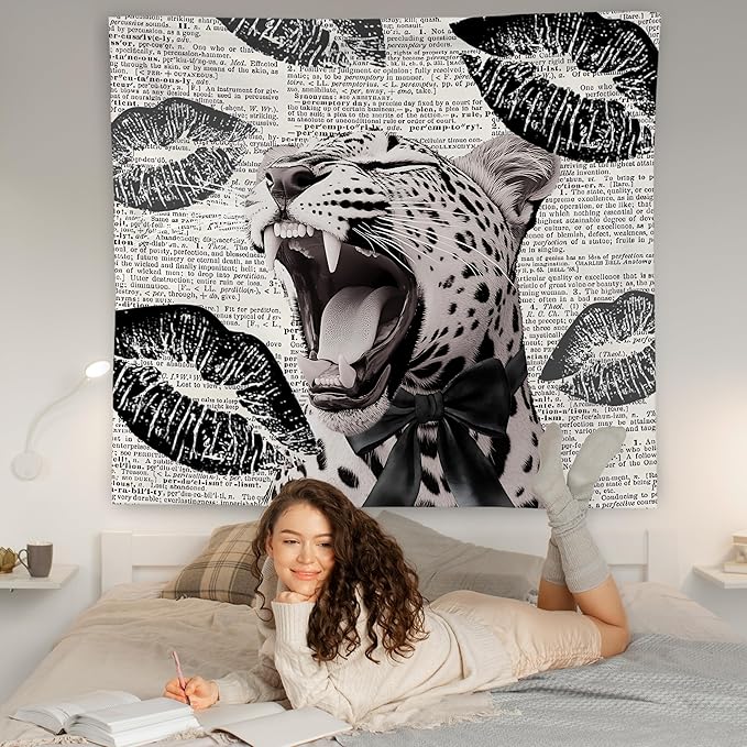WNAGT Retro Trendy Leopard Tapestry Wall Hanging, Cheetah Leopard Room Decor, Vintage Funky Cheetah Print Lips Wall Blanket Decor for Girls Bedroom Dorm Apartment Home, 50x60 Inch(Black)