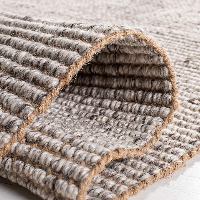 SAFAVIEH Natural Fiber Collection Area Rug - 6' x 9', Silver & Natural, Handmade Woven Fringe Jute, Ideal for High Traffic Areas in Living Room, Bedroom (NF826G)