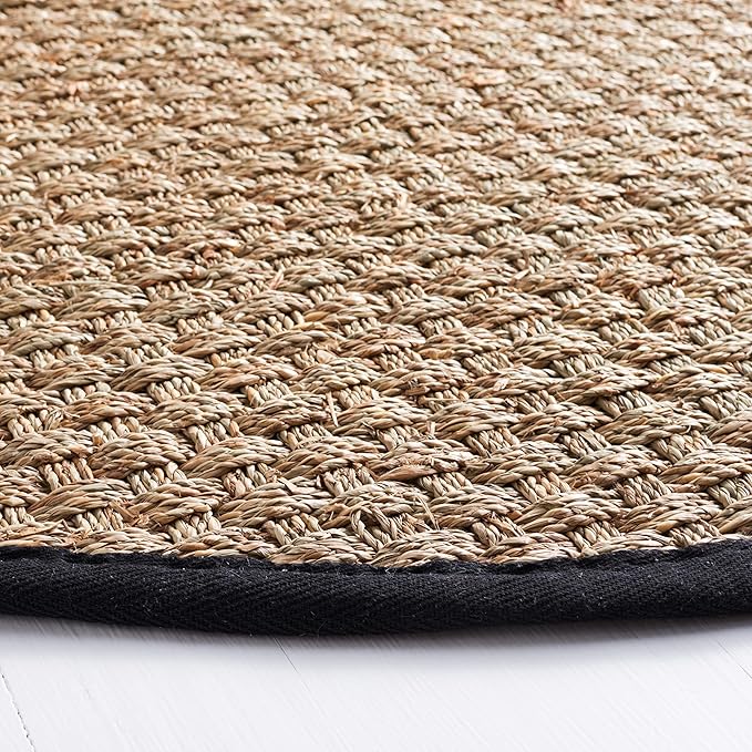 SAFAVIEH Area Rug 6' Round - Natural Fiber Collection - Natural & Black, Seagrass, Basketweave Pattern with Border (NF114C)