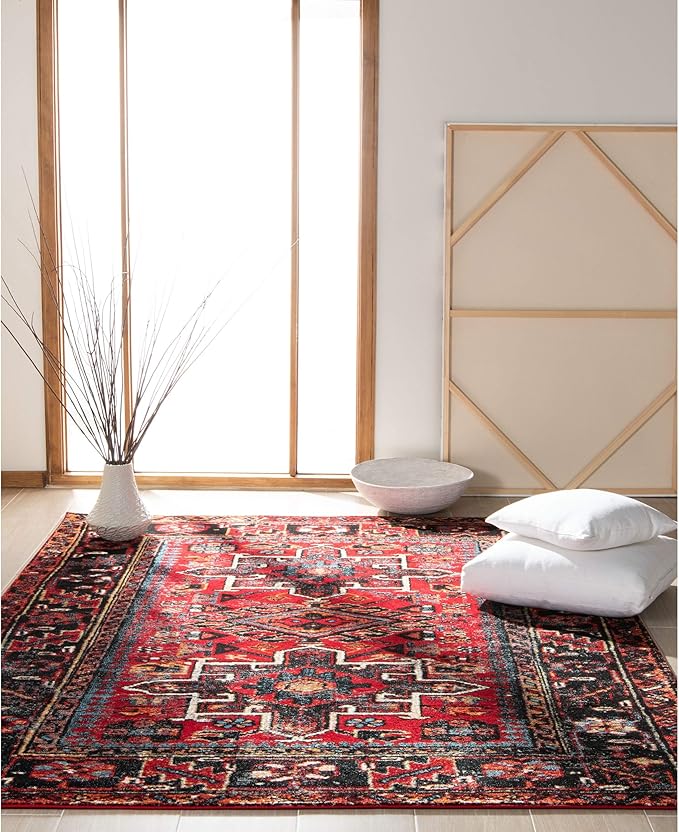 SAFAVIEH Area Rug 4x6 - Vintage Hamadan Collection - Red & Multi, Traditional Persian Design, Non-Shedding & Easy to Clean, Ideal for Living Room, Bedroom, Dining Space (VTH211A)
