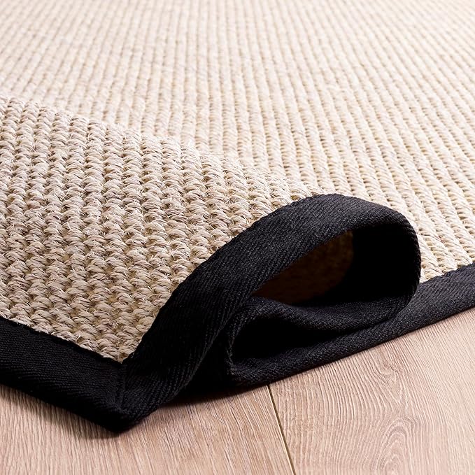 SAFAVIEH Area Rug 6x9 - Natural Fiber Collection - Marble & Black, Sisal, Woven Design with Border (NF143A)