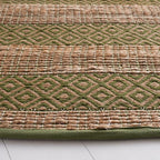 SAFAVIEH Natural Fiber Collection Area Rug - 7' Round, Green & Natural, Handmade Boho Farmhouse Rustic Jute & Cotton, Ideal for High Traffic Areas in Living Room, Bedroom (NFB653Y)