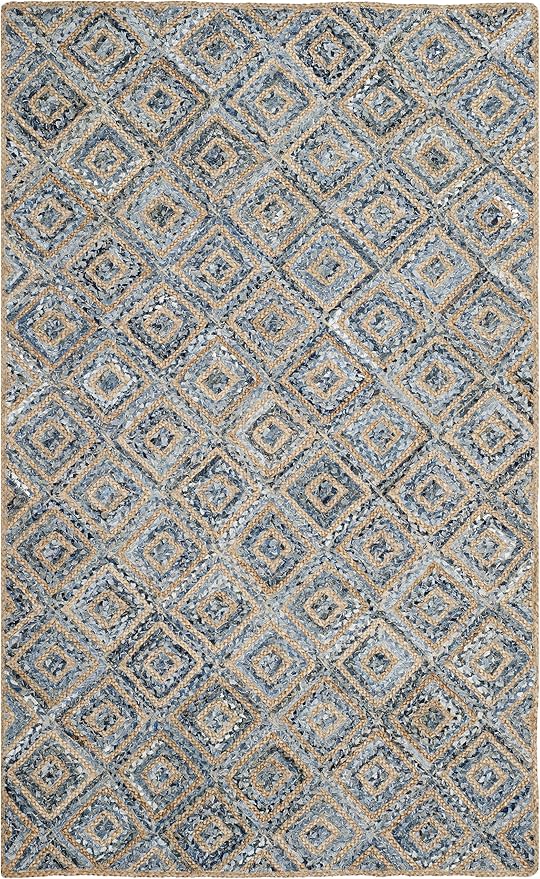 SAFAVIEH Cape Cod Collection Area Rug - 6' x 9', Natural & Blue, Handmade Flat Weave Diamond Braided Jute & Denim, Ideal for High Traffic Areas in Living Room, Bedroom (CAP354A)