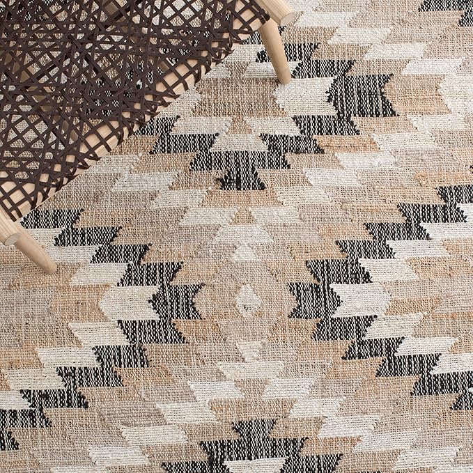 SAFAVIEH Natural Fiber Collection Area Rug - 5' x 8', Natural & Black, Handmade Boho Southwestern Fringe Jute, Ideal for High Traffic Areas in Living Room, Bedroom (NFB401A)