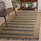 SAFAVIEH Area Rug 5x8 - Natural Fiber Collection - Natural & Green, Handmade Jute, Ideal for Living Room, Bedroom, Dining Space (NF124Y)