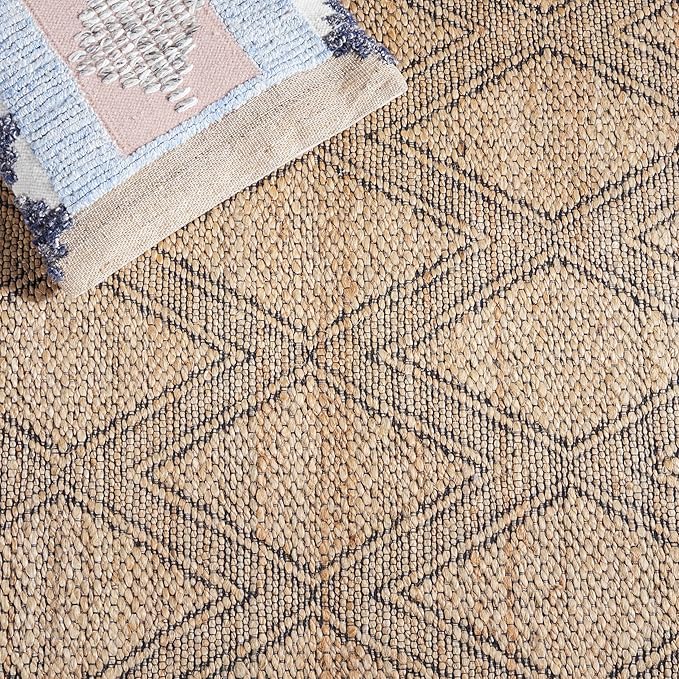 SAFAVIEH Natural Fiber Collection Area Rug - 5' x 8', Natural & Black, Natural Jute Design, Ideal for High Traffic Areas in Living Room, Bedroom (NFB552A)