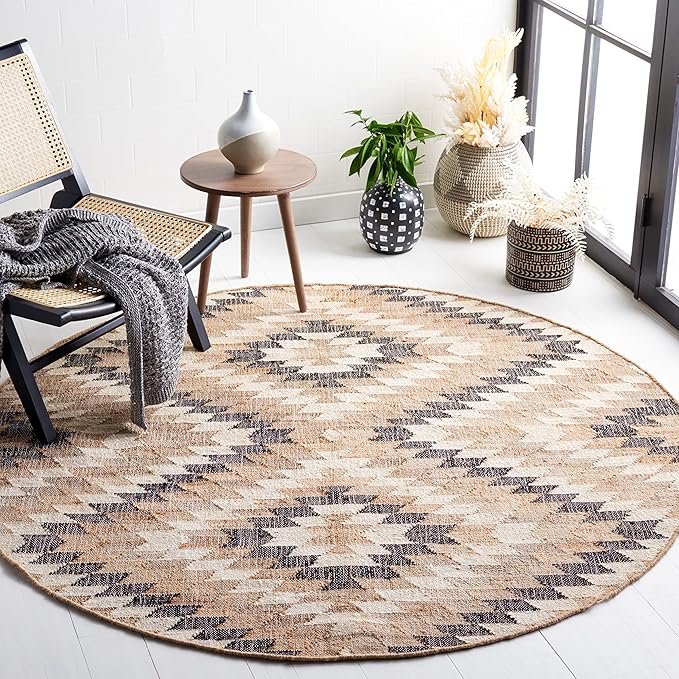 SAFAVIEH Natural Fiber Collection Area Rug - 6' Round, Natural & Black, Handmade Boho Southwestern Fringe Jute, Ideal for High Traffic Areas in Living Room, Bedroom (NFB401A)