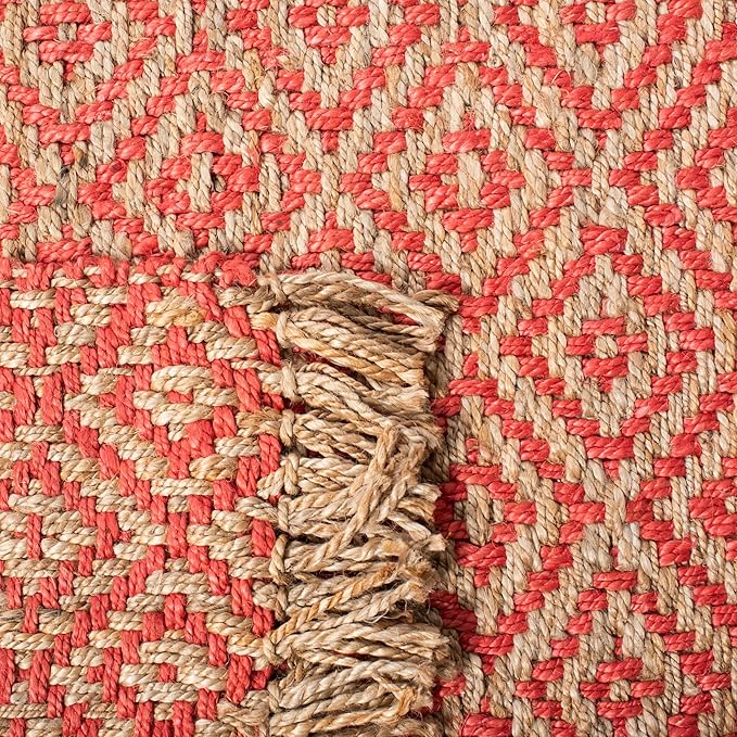 SAFAVIEH Natural Fiber Collection 6' Round Fuchsia NF266G Handmade Boho Diamond Tassel Jute Area Rug